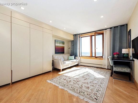 3rd image of 129 Beach 118th St APT 4G