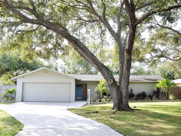 1889 Oak Park Dr N, Clearwater, FL 33764