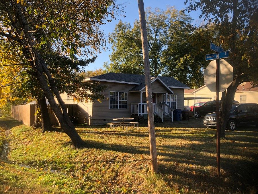 2nd image of 1501 N 33rd St