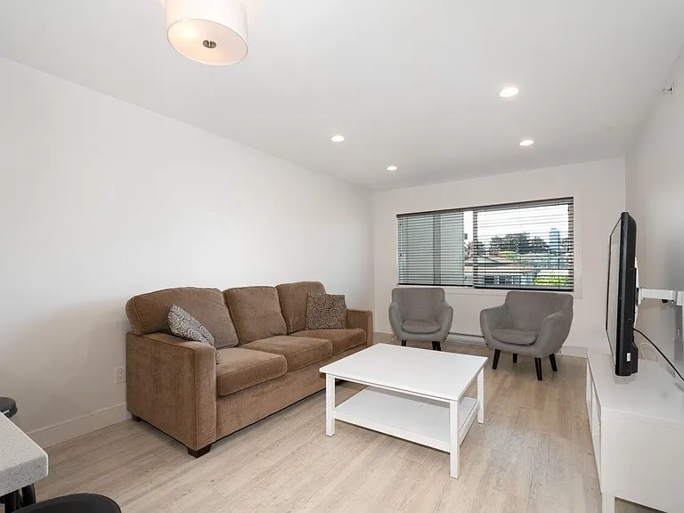 4548 Hastings St — Photo 5