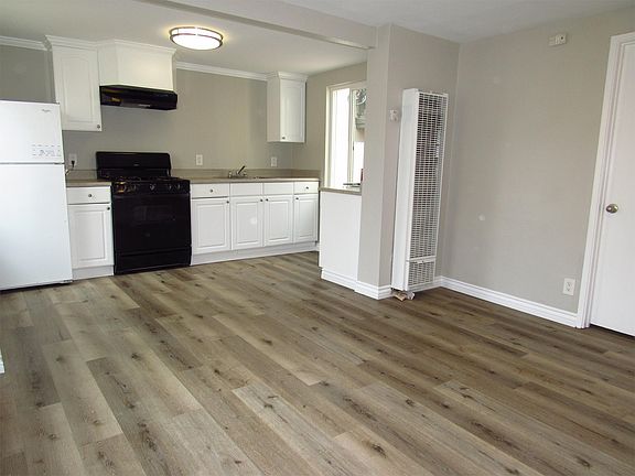 3rd image of 583 1/4 Casselman St