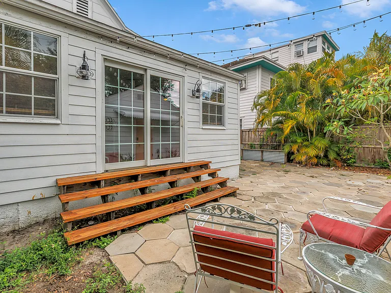 316 18th Ave NE — Photo 31