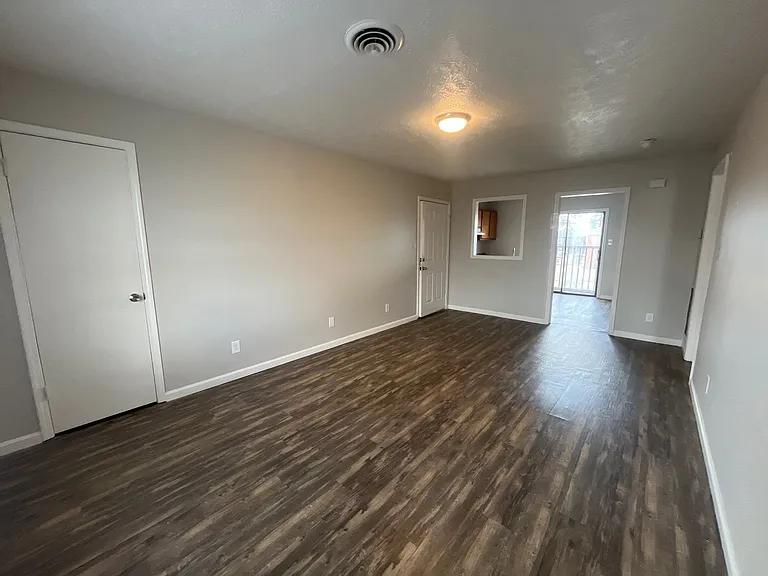 294 Tinker Hill Cv #D — Photo 3