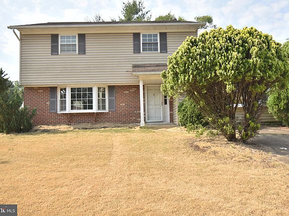 2nd image of 525 Old Mill Rd