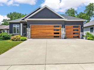 1326 High Country Rd, Coralville, IA 52241