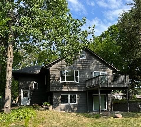 1st image of 832 N Shore Dr