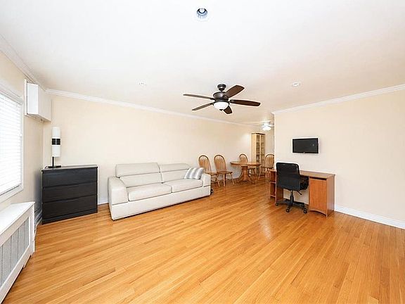 4th image of 251 Bay 19th St #A