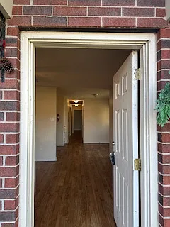 4210 Center St — Photo 2