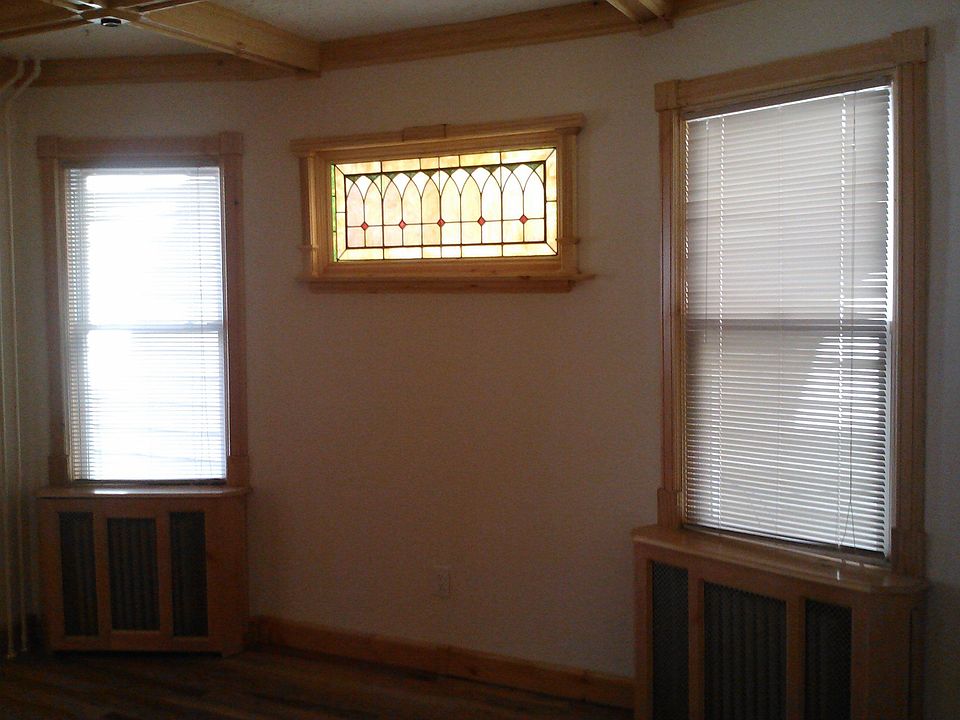 2nd image of 366 Victory Blvd