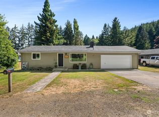21 Maple Leaf St, Raymond, WA 98577