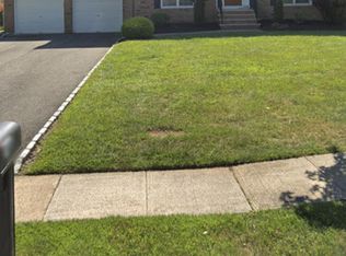 1 Fox Hollow Dr, Piscataway, NJ 08854