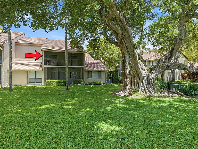5530 Coach House Cir — Photo 26