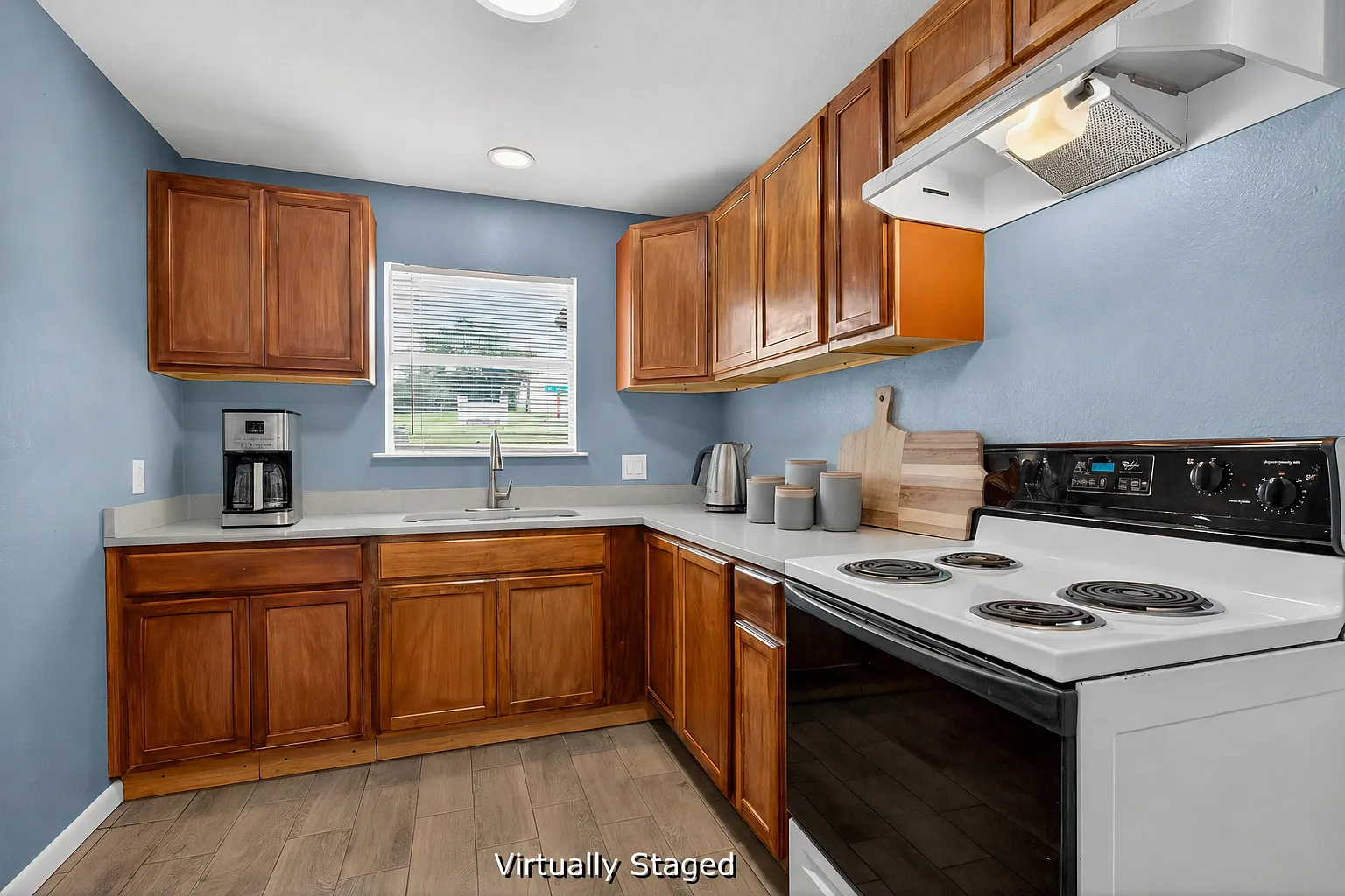 3 bed, 800 sqft, $1,290 — Photo 1