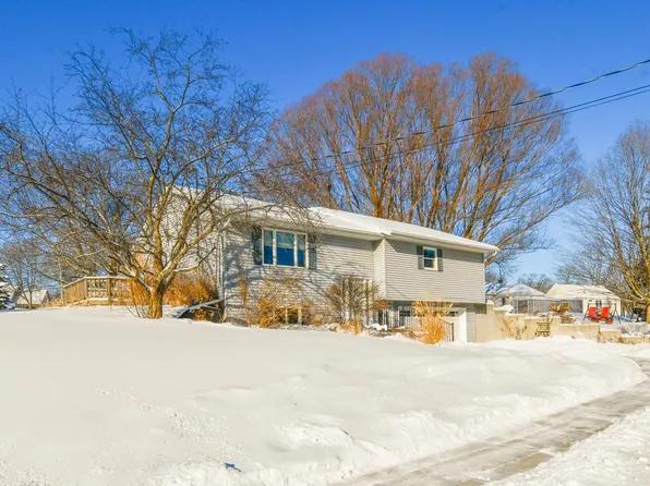 1423 Hillcrest Dr, Kaukauna, WI 54130