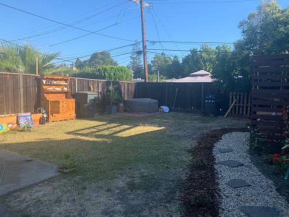 4th image of 581 S Eden Ave
