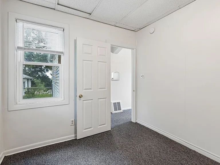 425 Bancroft St — Photo 15