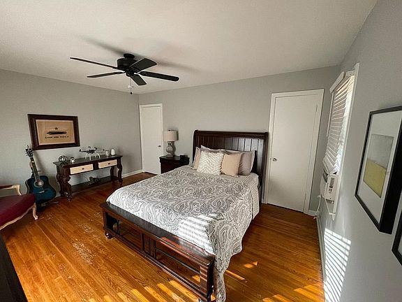 3rd image of 313 Hillcrest Ave