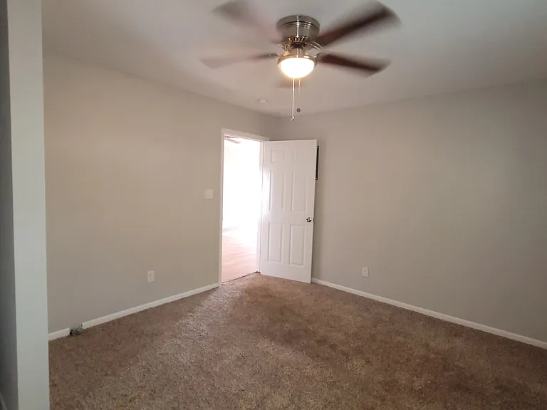 110-122 San Angelo Blvd — Photo 12