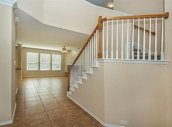 2nd image of 2705 Elmwood Ct