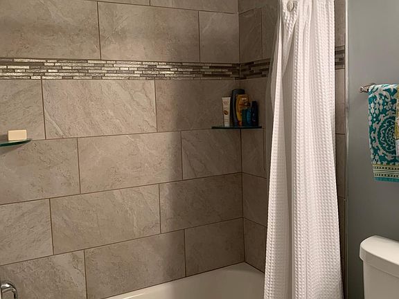 5th image of 6703 Laurina Pl