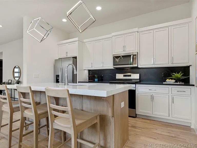 1501 N 1st St — Photo 12