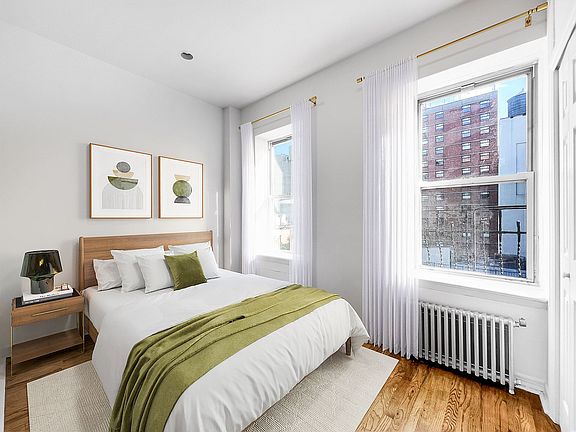 2nd image of 139 E 13th St APT 6A