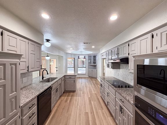 2nd image of 9 Muirfield Ct