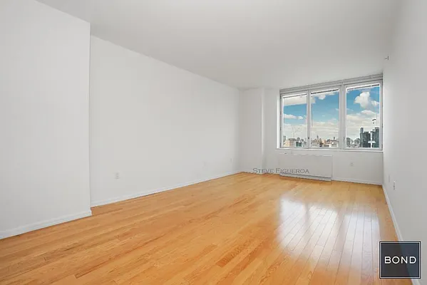 Rented by Bond New York | media 4