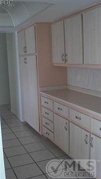 5th image of 502 SW 28th St