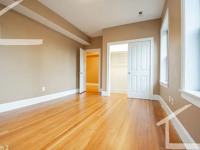 1592 Beacon St #3D — Photo 9