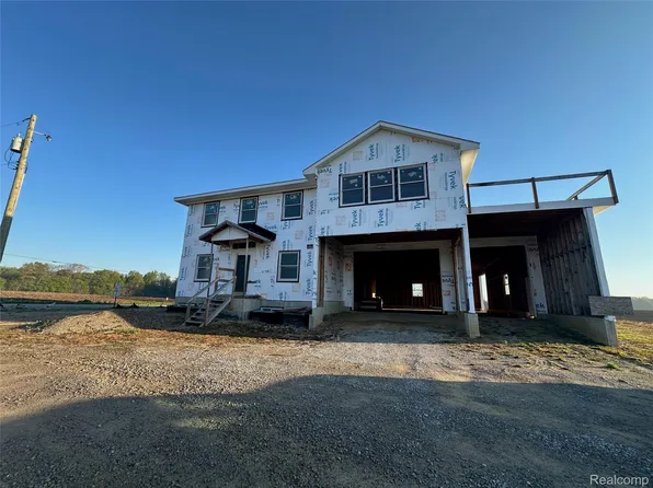7988 Layton Rd, Fowlerville, MI 48836
