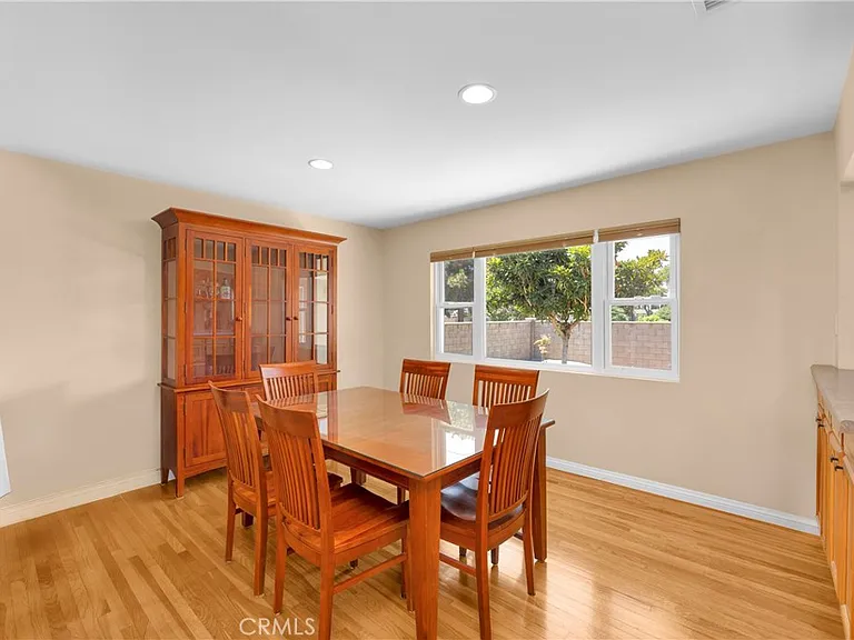 1521 S Dallas Dr — Photo 23