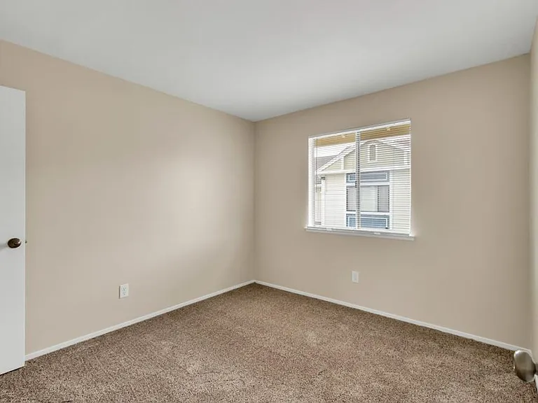 4082 Weymouth Ln — Photo 15