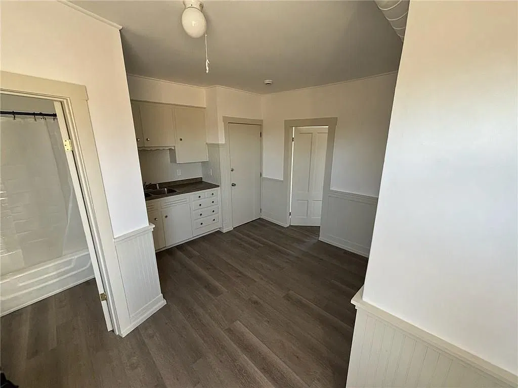 251 Cottage St — Photo 3