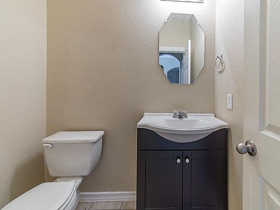 3rd image of 4710 Pelican Bay Ln