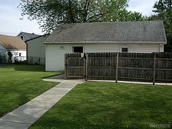 3rd image of 5 Wellworth Pl