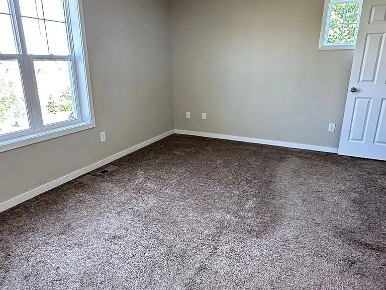 11970 Emery Village Dr N — Photo 16