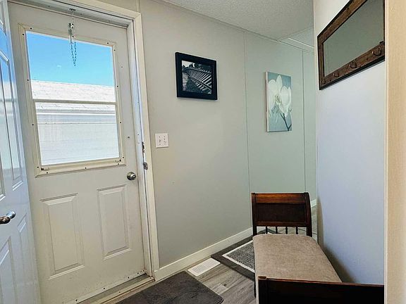 3rd image of 406 Homestead Trl SE
