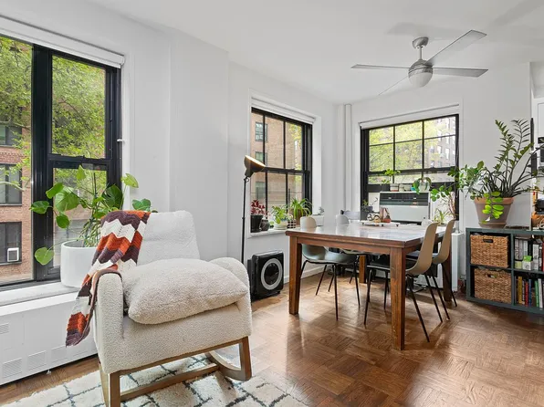 345 Clinton Ave APT 3A, Brooklyn, NY 11238