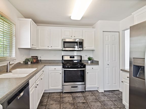 4th image of 2091 Avalon Ct