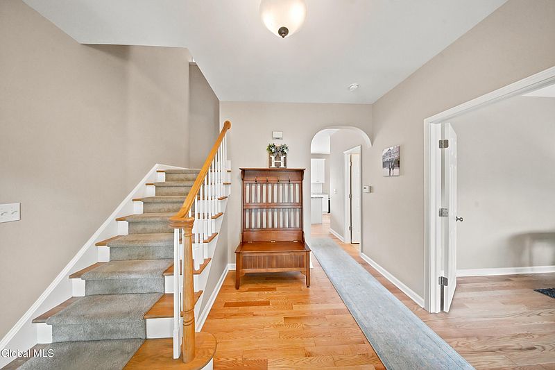 4th image of 12 Bridget Circle