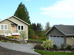 22 McInnes Pl, Sequim, WA 98382