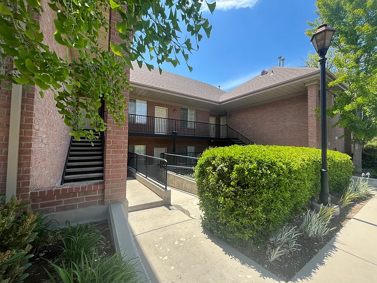 242 N 500 W #101 — Photo 14