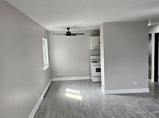 1709 W Chariot Ct #1A, Mount Prospect, IL 60056