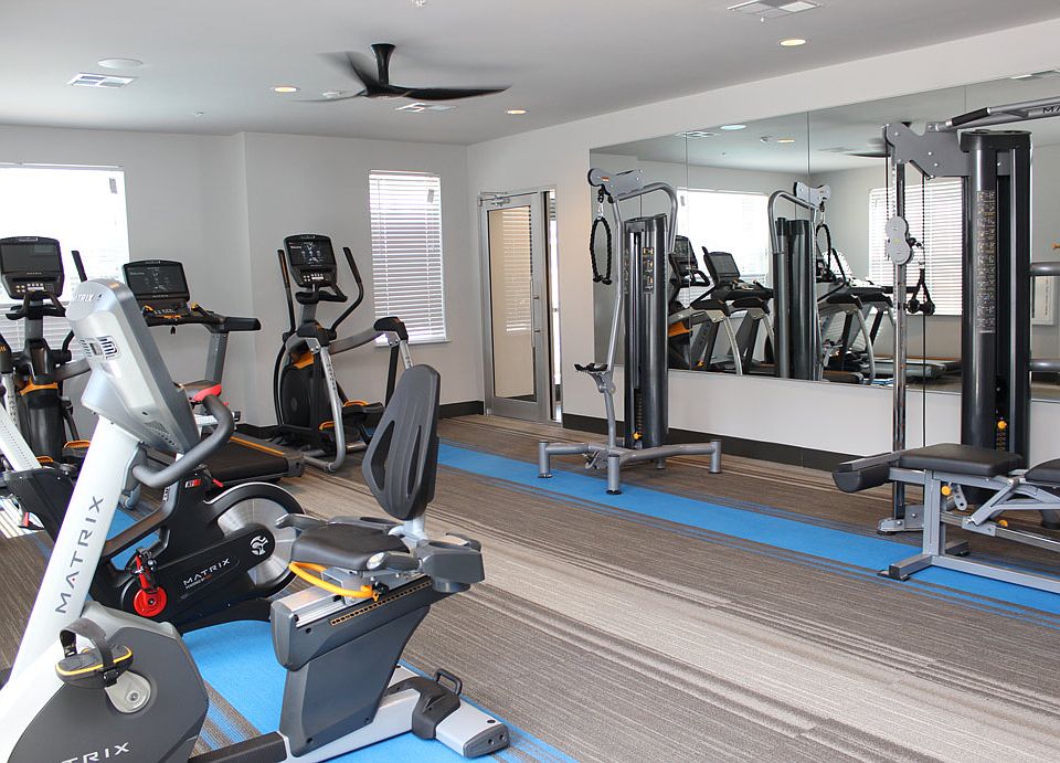 MadMar Flats Fitness Center - Cincinnati Apartments