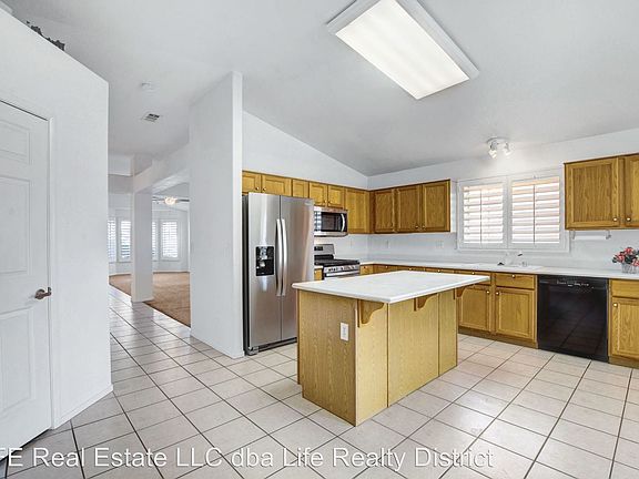 3rd image of 4945 Cedar Lawn Way