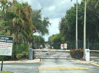4305 Cohune Palm Ct, Greenacres, FL 33463