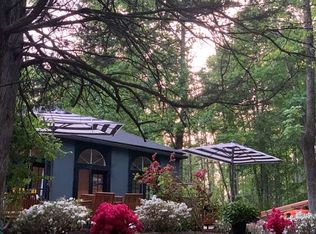 592 Province Line Rd, Hopewell, NJ 08525