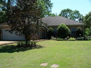 1611 Bayou Vista Dr, Gautier, MS 39553