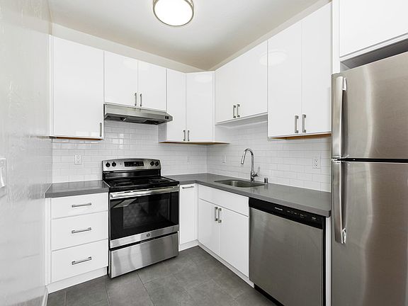 4th image of 4231 Montgomery St #306